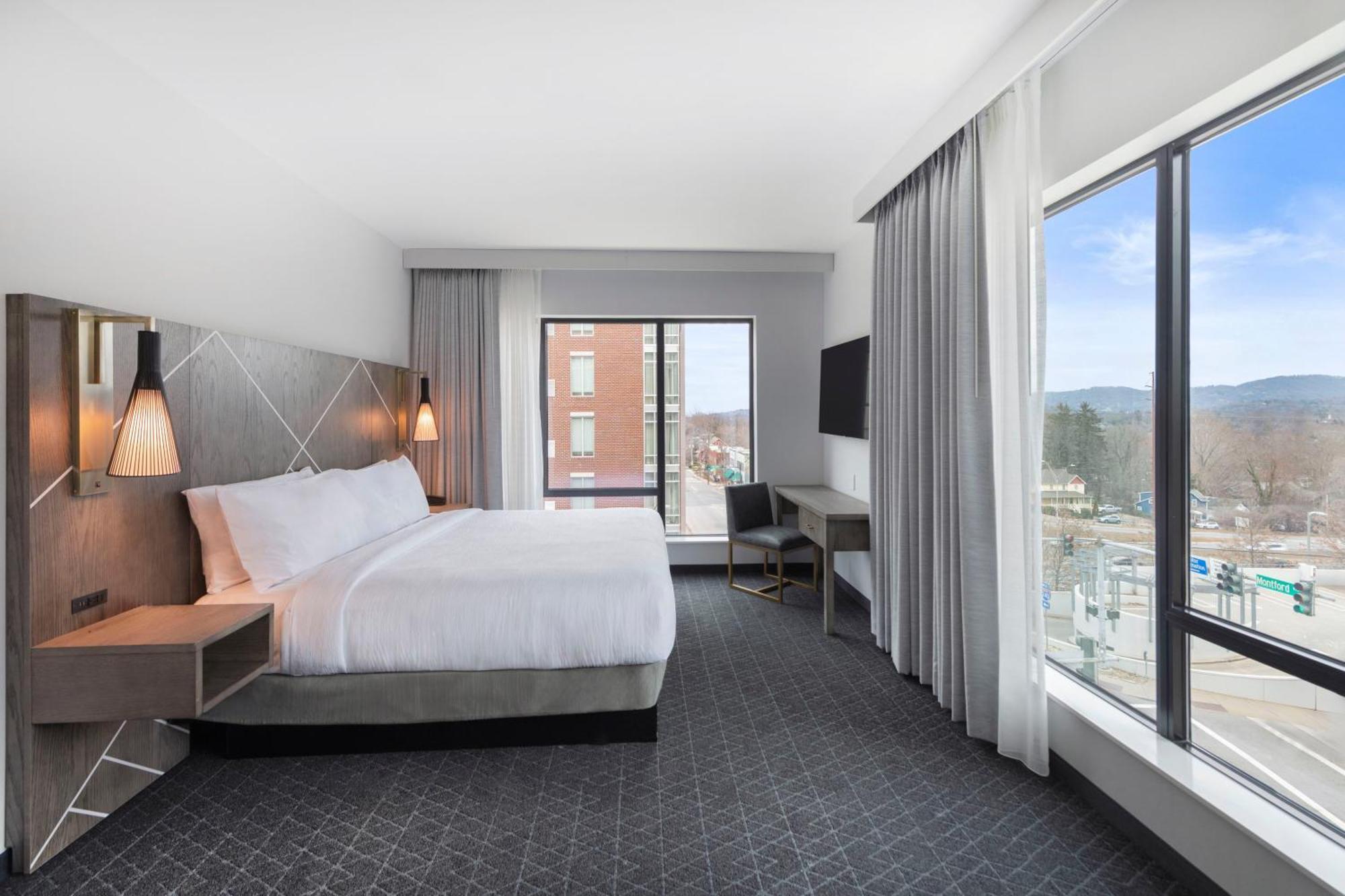 Corner King Suite